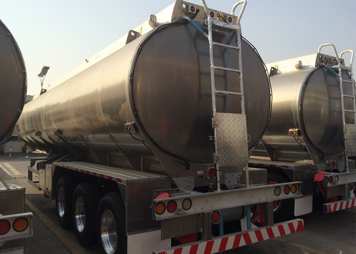 Remolque cisterna de aluminio de alta seguridad 35000L con 3 ejes para productos químicos orgánicos