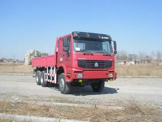 Camión de carga Howo de 340 hp con tracción completa de 6 * 6 para caja de carga de 7,5 m-ZZ2257N4657C1