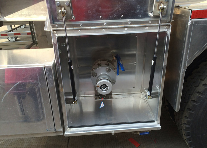 Semirremolque cisterna de aluminio de 45000L con neumáticos súper individuales para metilmetano en Freeway Fuel Logistic