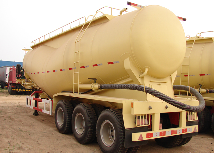 Remolques cisterna neumáticos a granel seco 39000L con 3 ejes para polvo de cemento, semirremolque cisterna de cemento